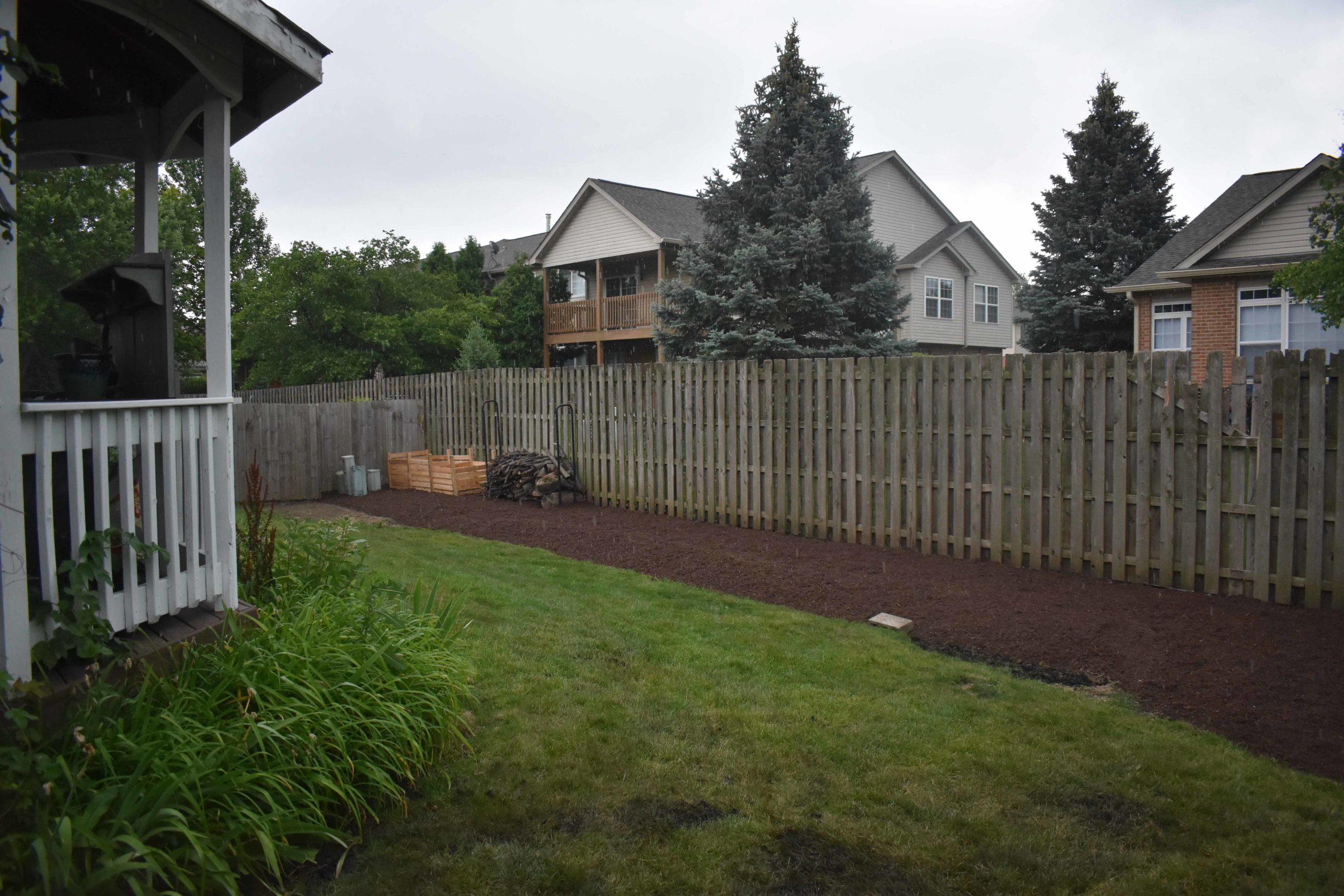 After-Pictures-Naperville-Backyard-Mulch-3