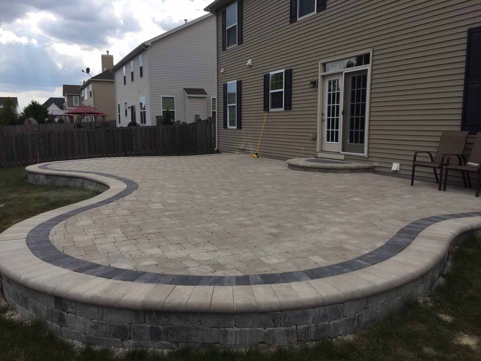 New-Patio-Install-With-Retaining-Wall-1