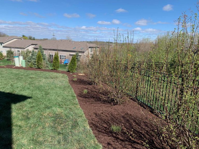 Completed-Woodridge-Planting-And-Mulch-2